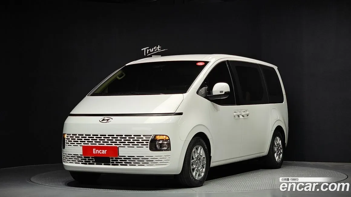 Hyundai Staria — фото 1