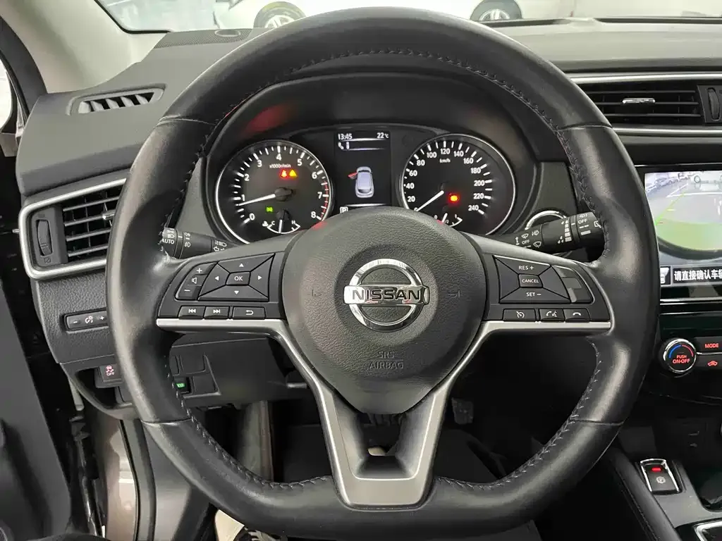 Nissan Qashqai — фото 8