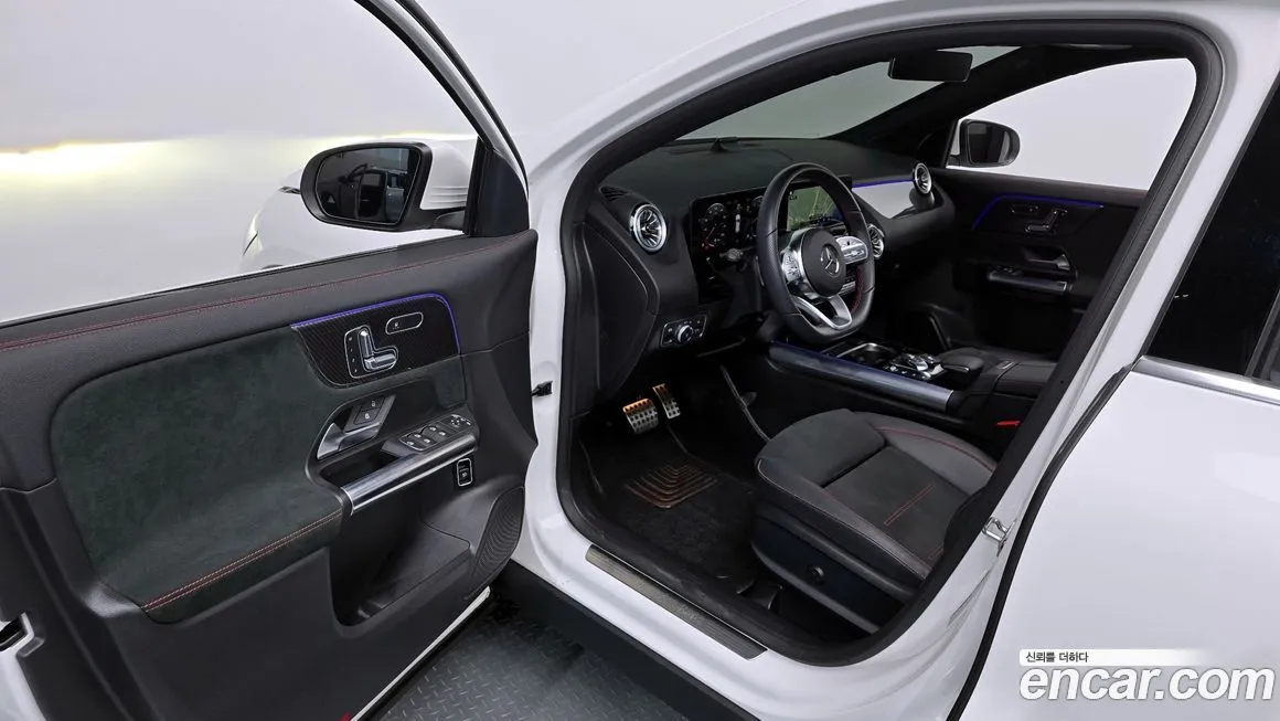 Mercedes-Benz GLA-Class — фото 10