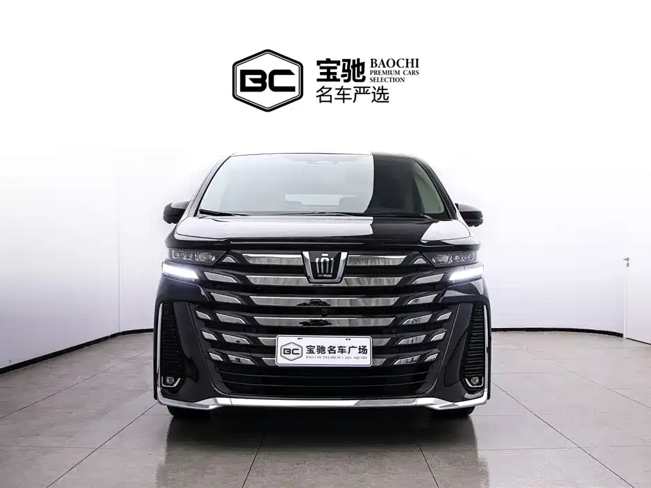 Toyota Vellfire — фото 2