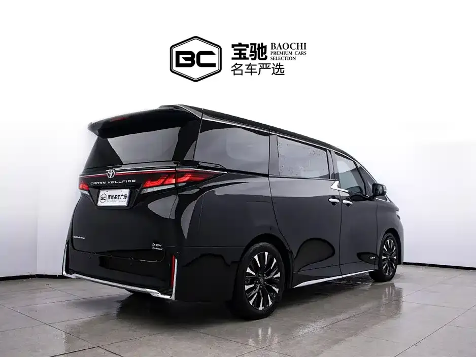 Toyota Vellfire — фото 3