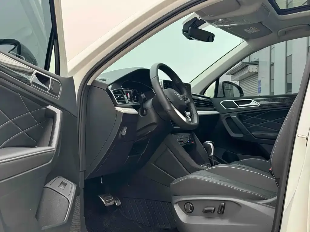 Volkswagen Tiguan L 2025 из CN, фото 4