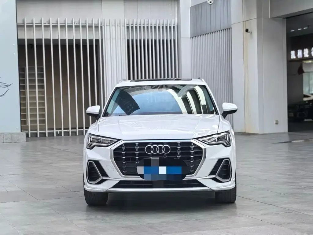 Audi Q3 2023 из CN, фото 2