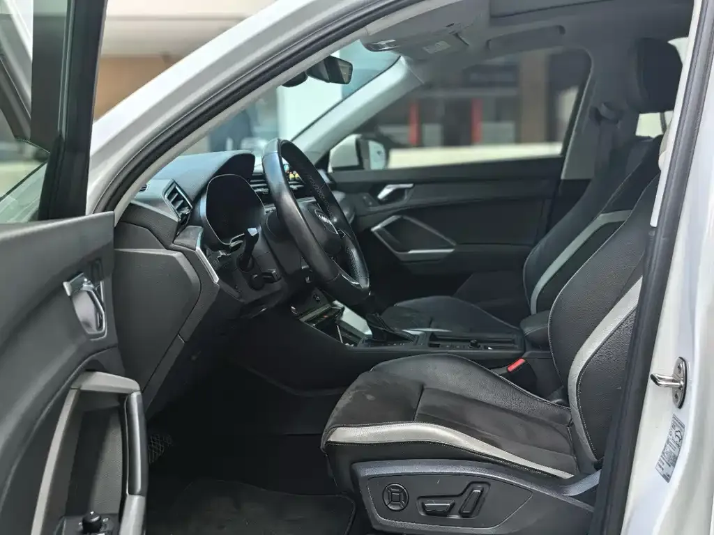 Audi Q3 2023 из CN, фото 4