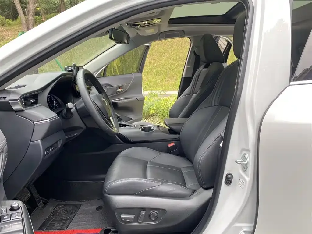 Toyota Harrier — фото 10