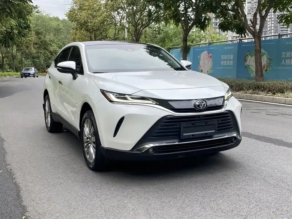 Toyota Harrier — фото 3