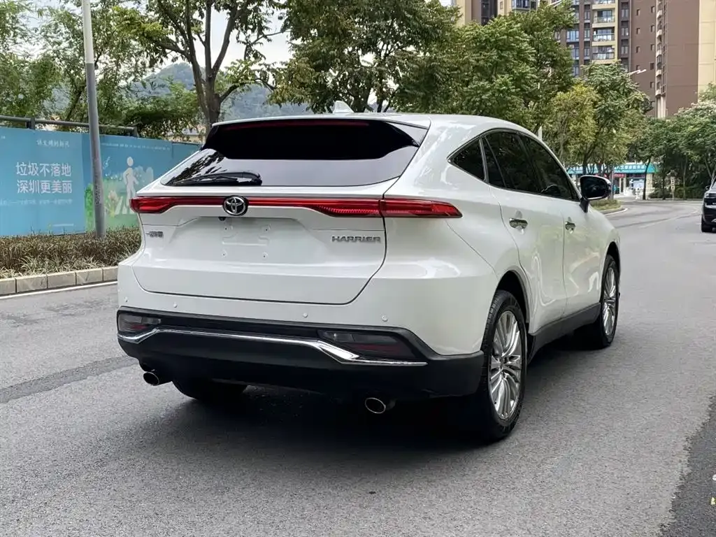 Toyota Harrier — фото 4