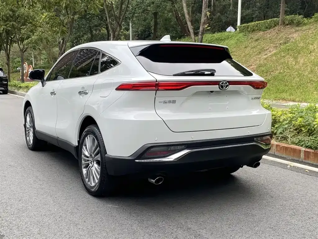 Toyota Harrier — фото 6
