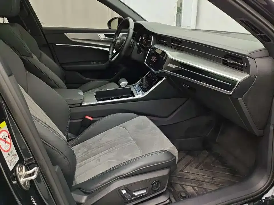 Audi A6L 2023 из CN, фото 10
