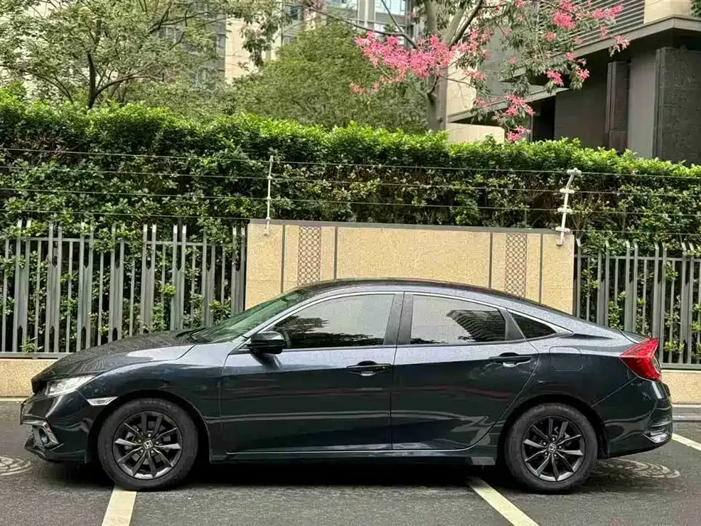 Honda Civic 2021 из CN, фото 2