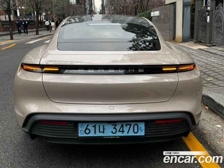 Porsche Taycan 2021 из KR, фото 4