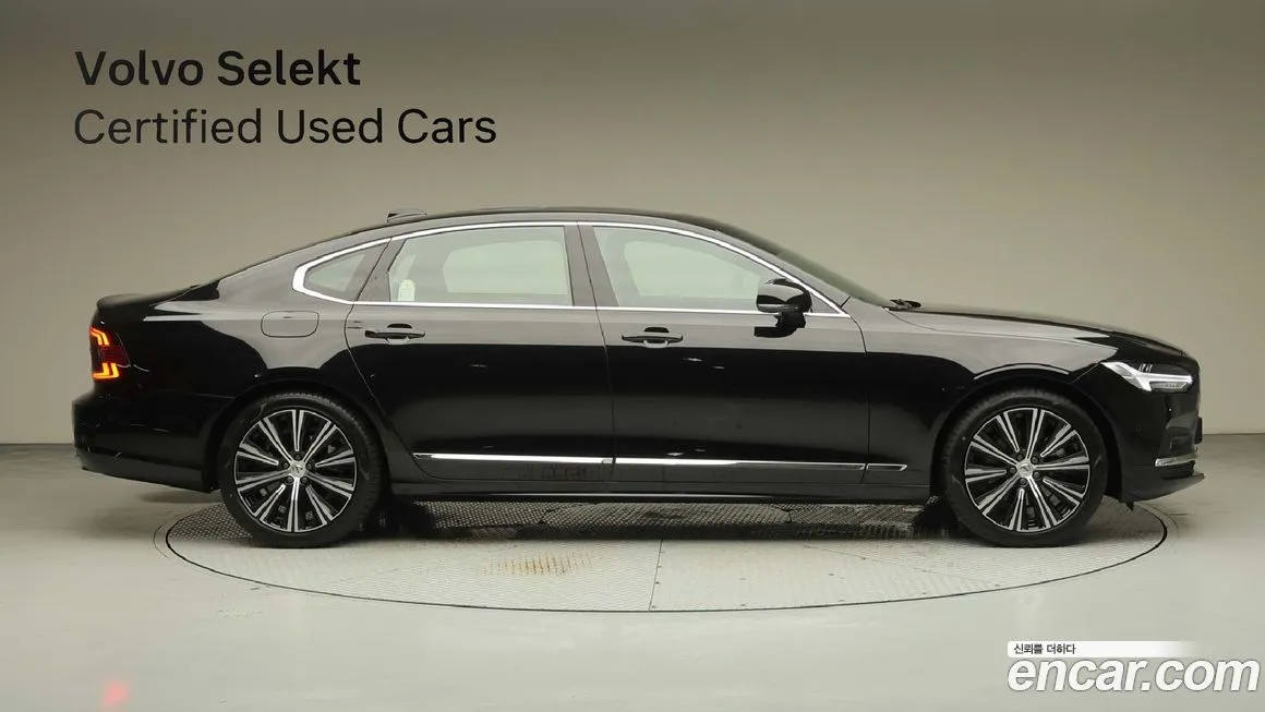 Volvo S90 2024 из KR, фото 3
