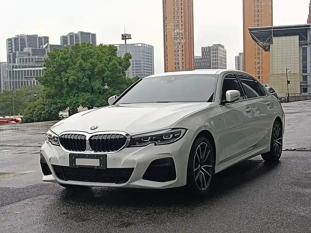 BMW 3 Series 2022 из CN, фото 1