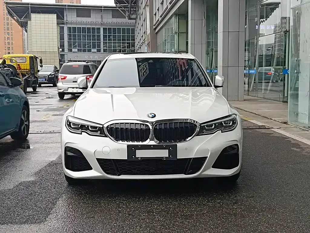 BMW 3 Series 2022 из CN, фото 2