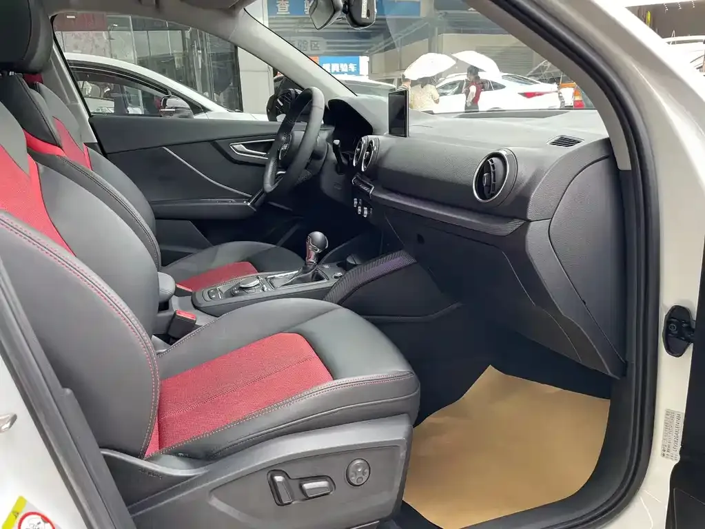 Audi Q2L 2021 из CN, фото 6