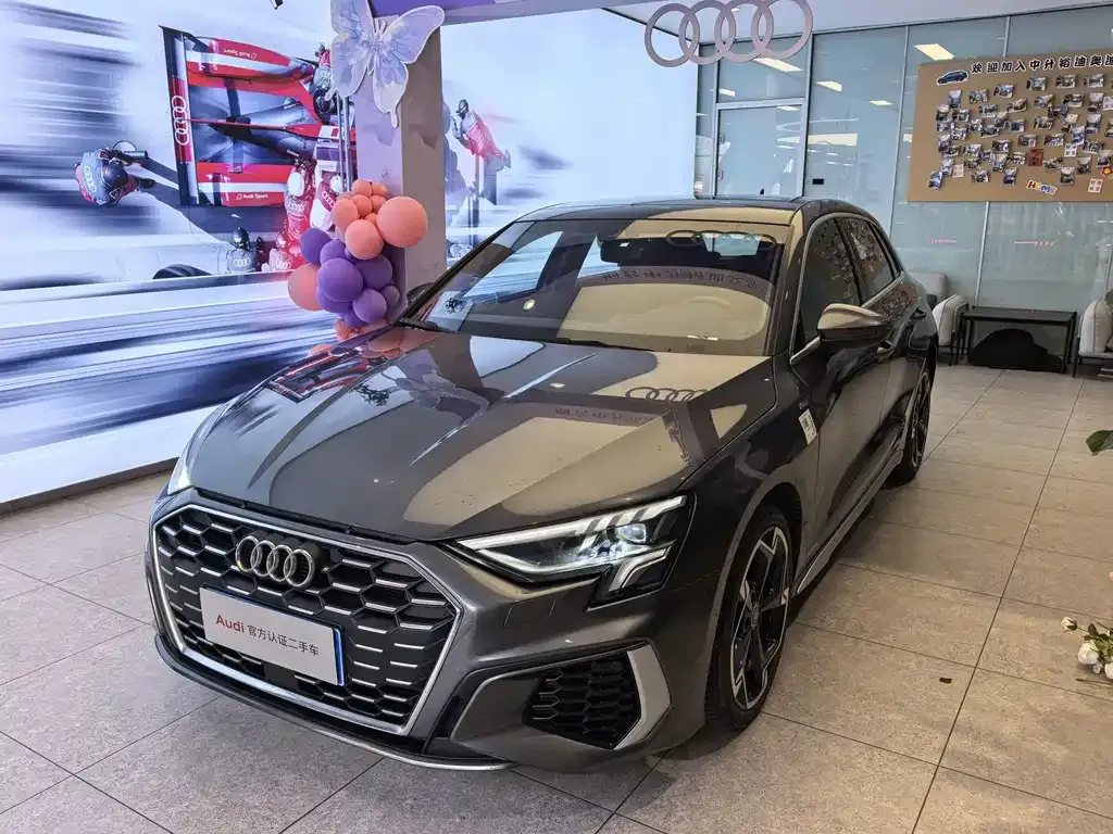 Audi A3 2023 из CN, фото 1