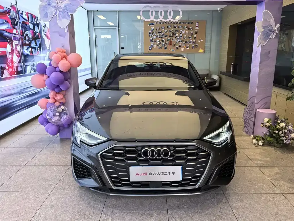 Audi A3 2023 из CN, фото 2