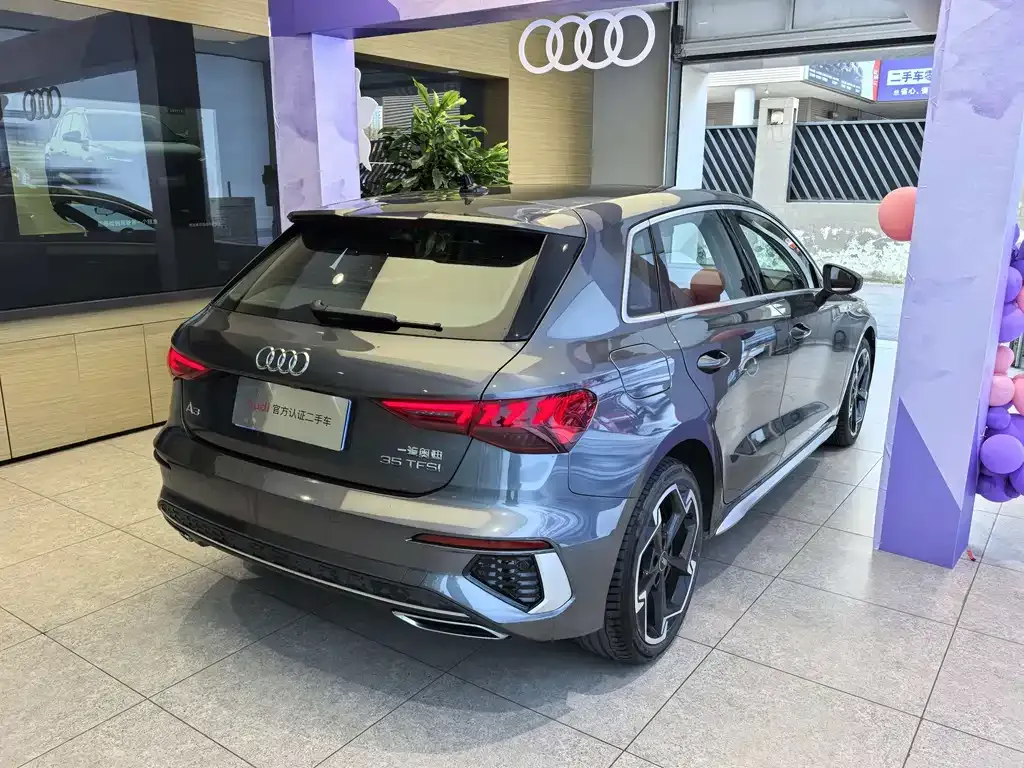 Audi A3 2023 из CN, фото 4