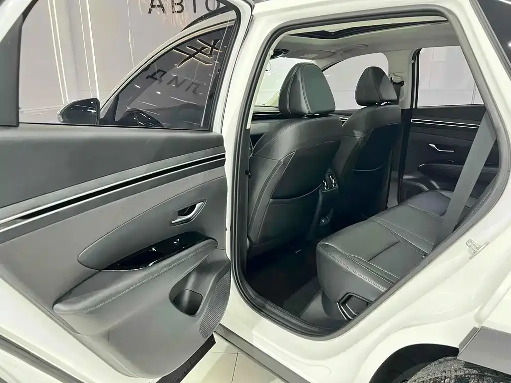 Hyundai Tucson 2023 из CN, фото 8