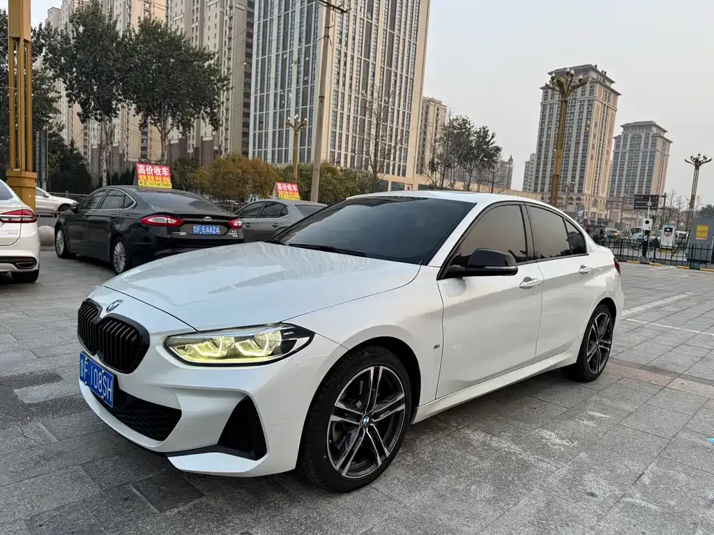 BMW 1 Series — фото 1