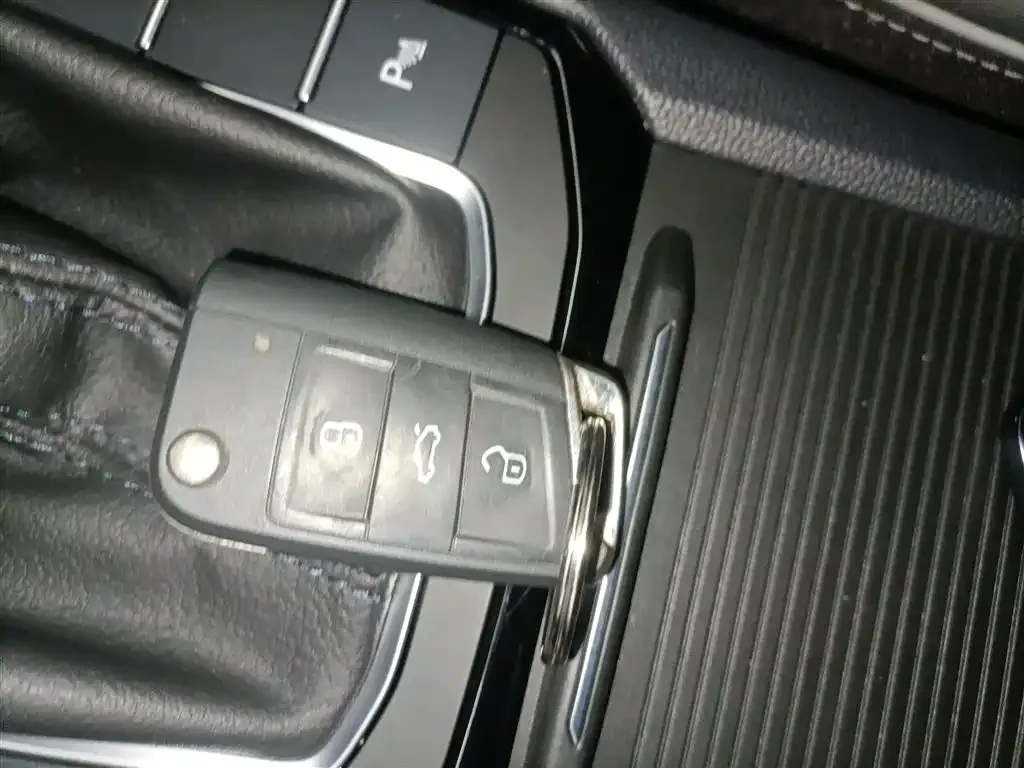 Volkswagen Sagitar 2024 из CN, фото 9
