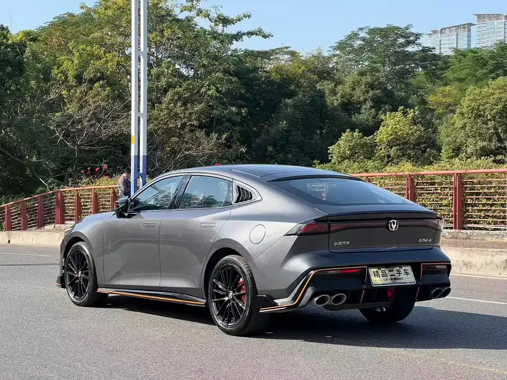 Changan UNI-V 2023 из CN, фото 4
