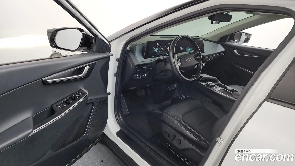 Kia EV6 2023 из KR, фото 10