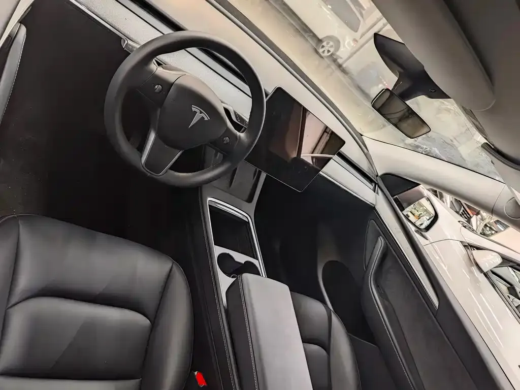 Tesla Model Y 2024 из CN, фото 5