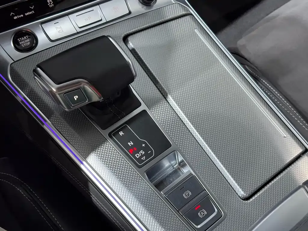 Audi A7L 2025 из CN, фото 10