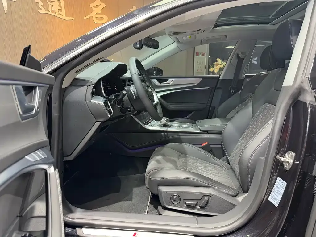 Audi A7L 2025 из CN, фото 5