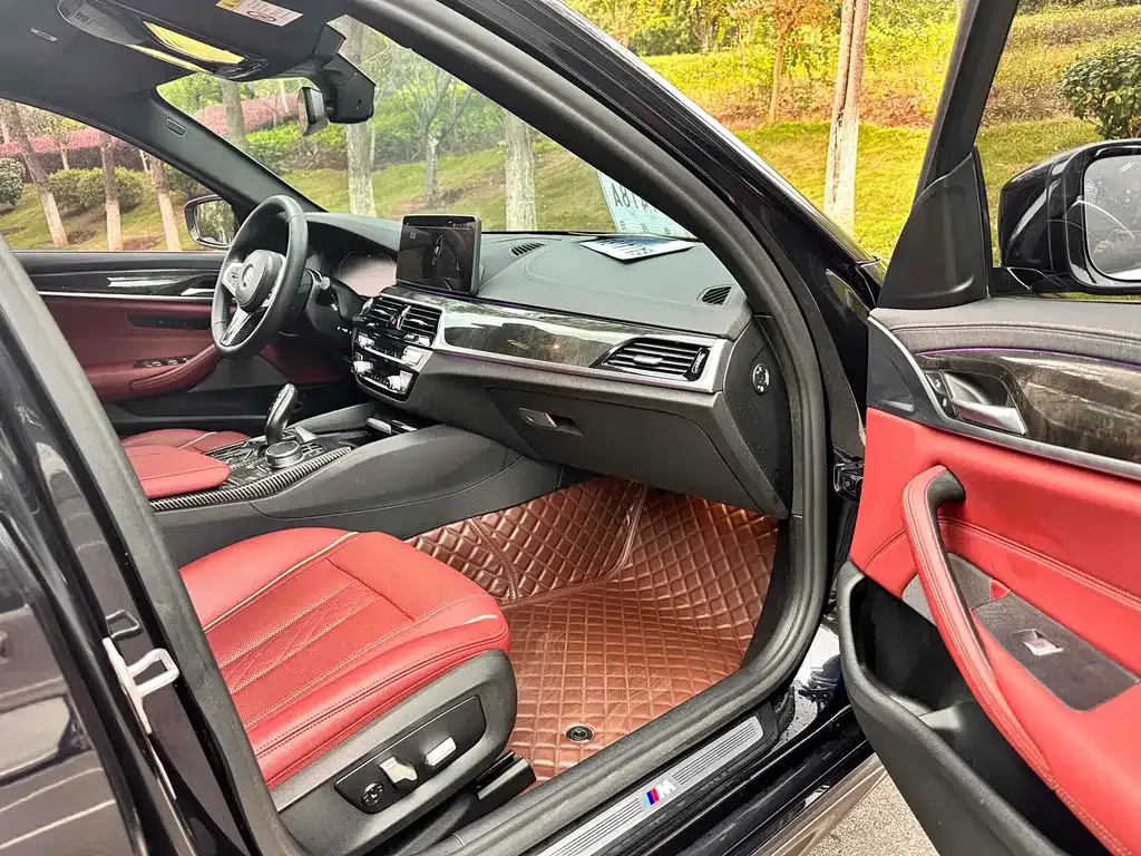 BMW 5 Series 2021 из CN, фото 6