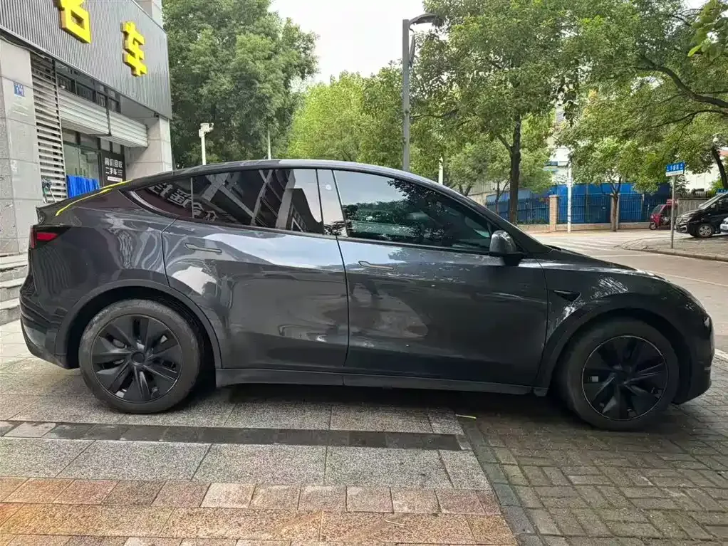 Tesla Model Y 2024 из CN, фото 4