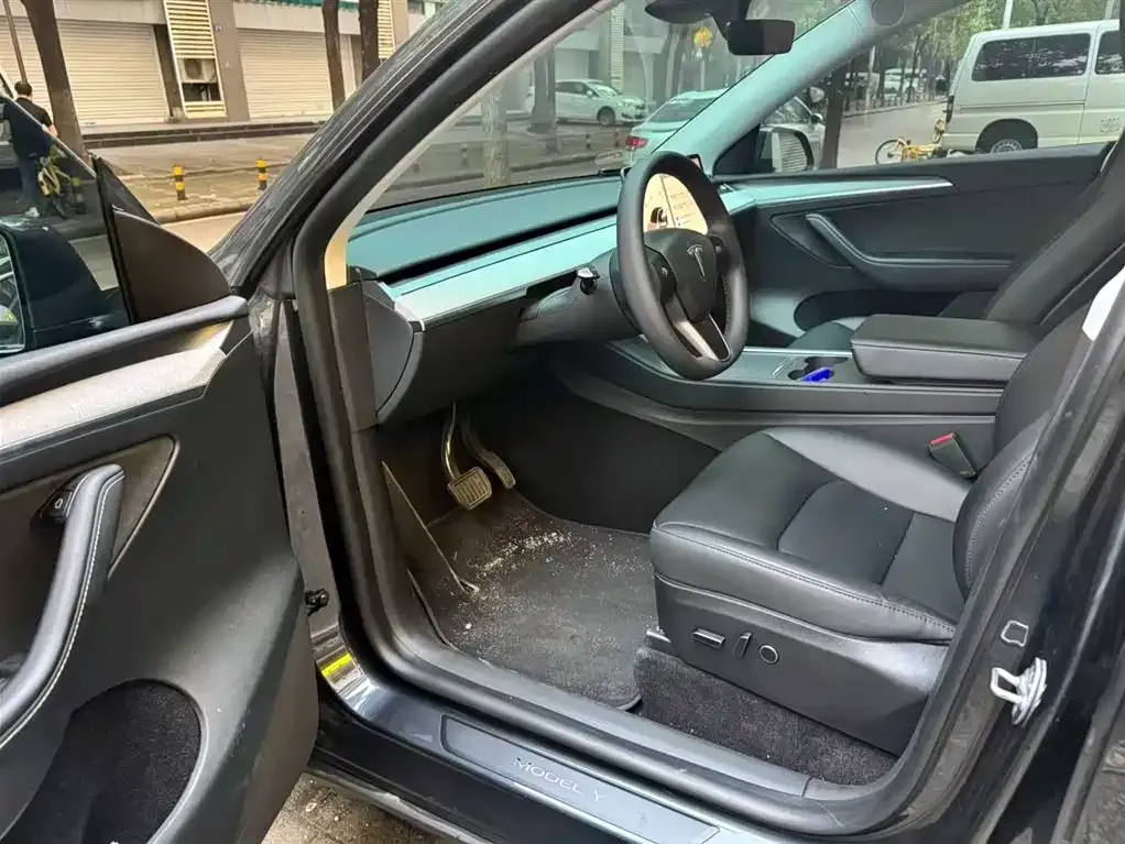 Tesla Model Y 2024 из CN, фото 6