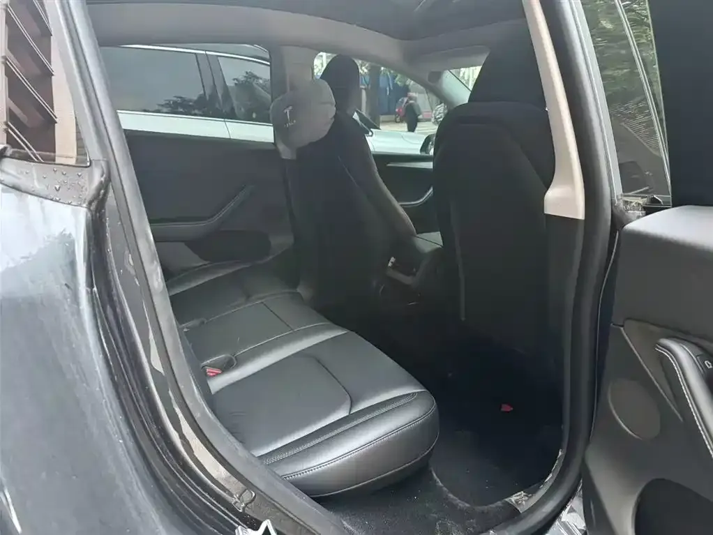 Tesla Model Y 2024 из CN, фото 9