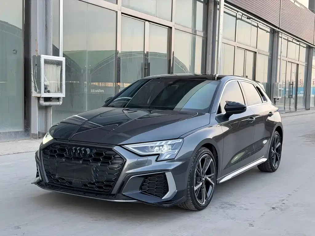 Audi A3 — фото 1