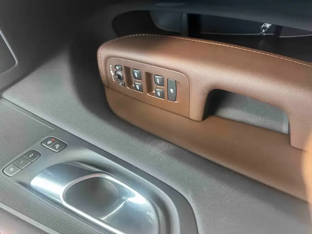 Volvo XC60 2024 из CN, фото 7