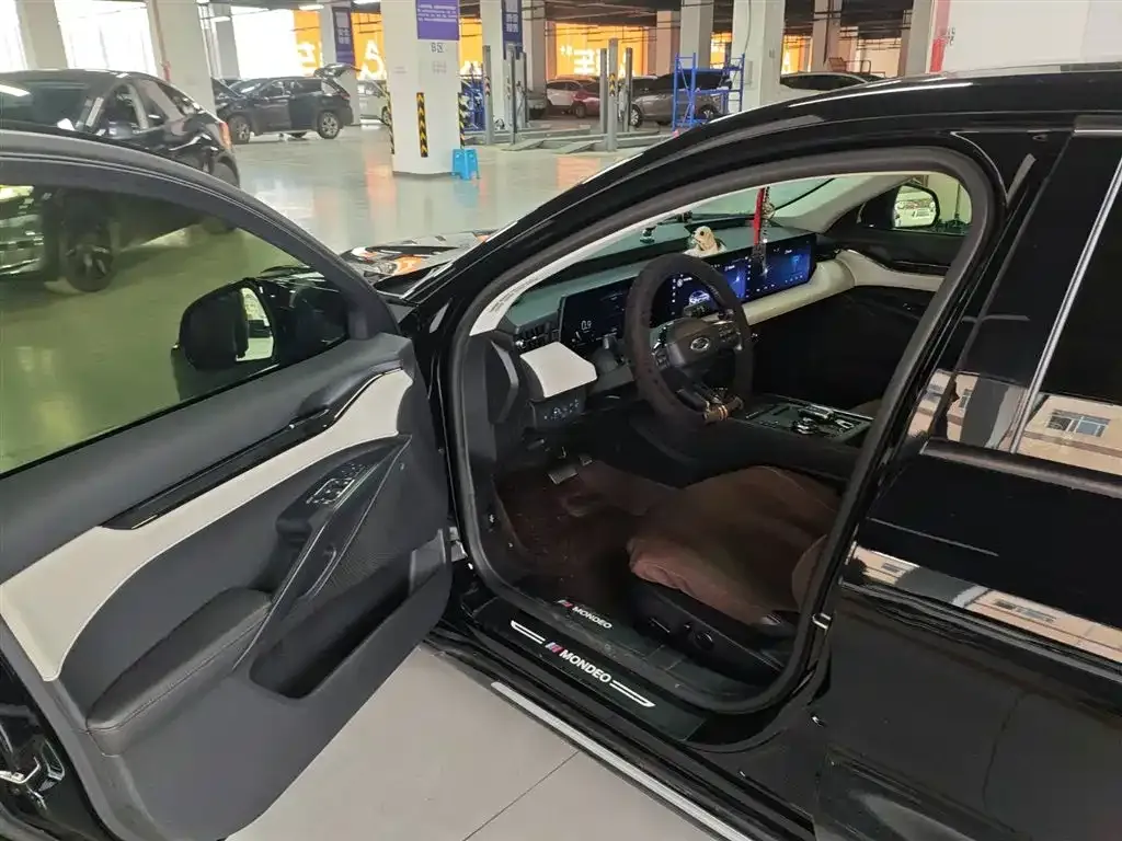 Ford Mondeo 2023 из CN, фото 5