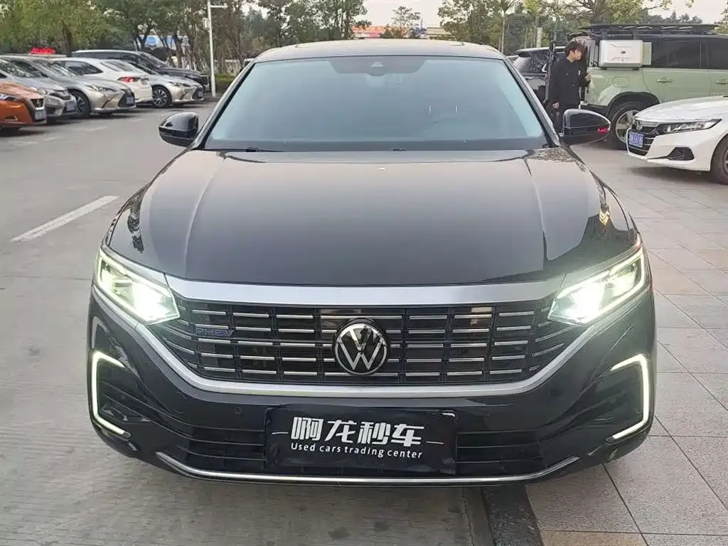 Volkswagen Passat New Energy — фото 2
