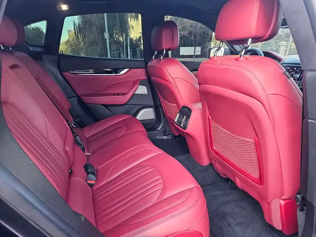 Maserati Levante 2023 из CN, фото 10
