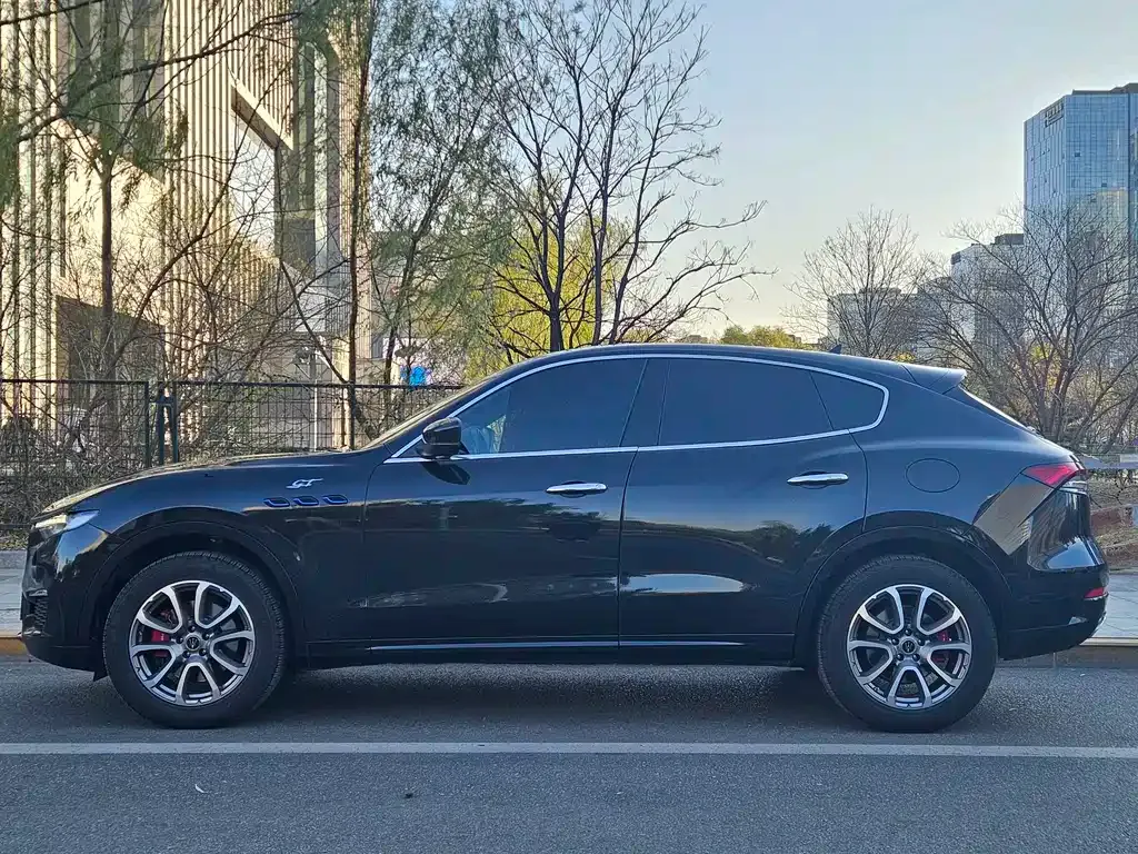 Maserati Levante 2023 из CN, фото 2