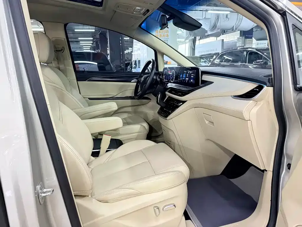 Buick GL8 2022 из CN, фото 10
