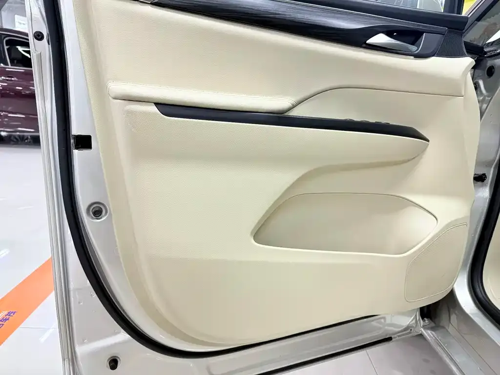 Buick GL8 2022 из CN, фото 7