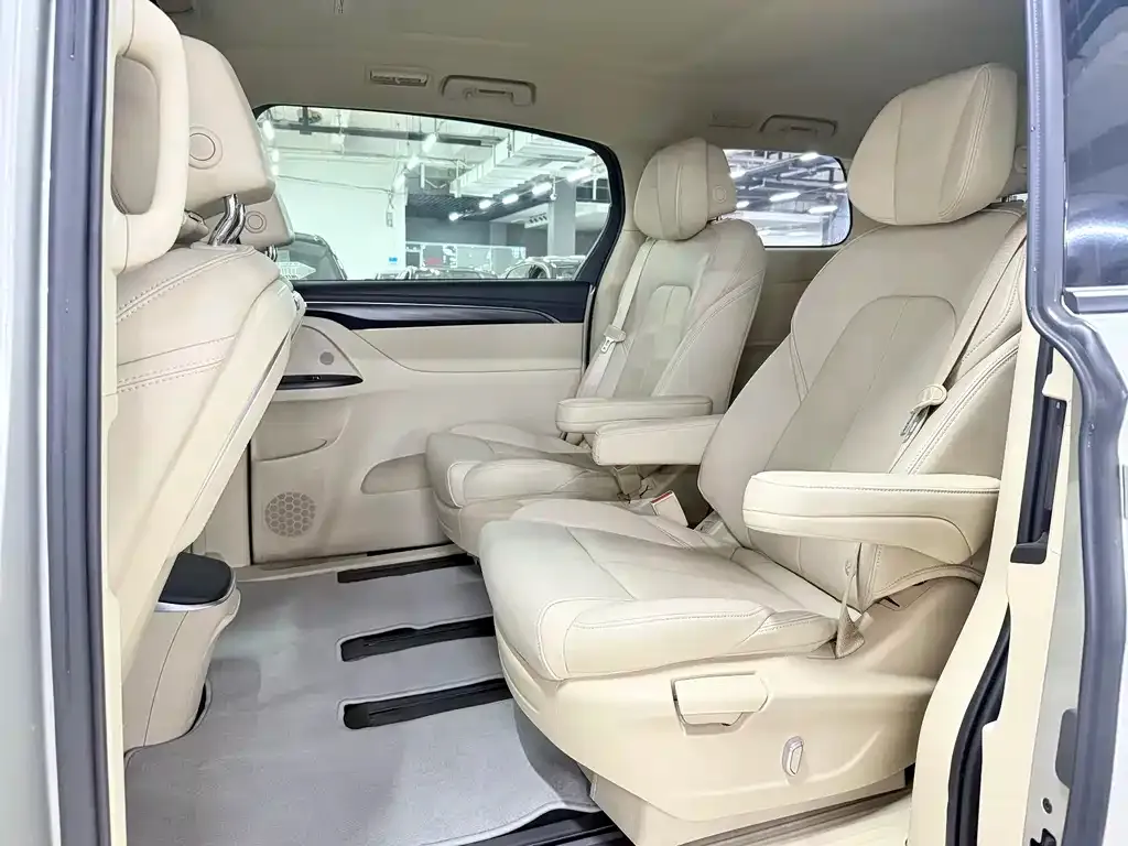 Buick GL8 2022 из CN, фото 9