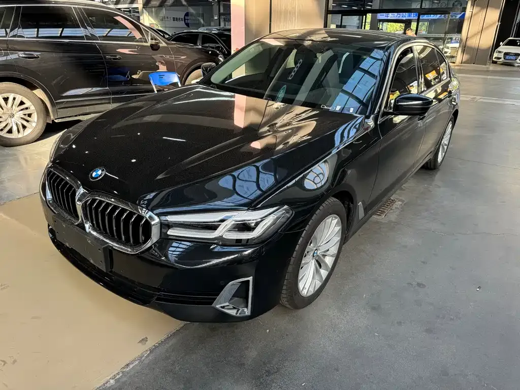 BMW 5 Series — фото 1