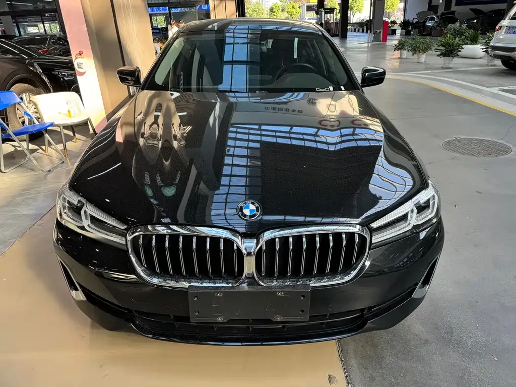 BMW 5 Series — фото 2