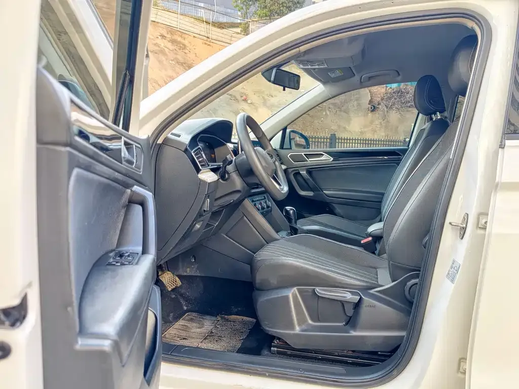 Volkswagen Tiguan L 2022 из CN, фото 10
