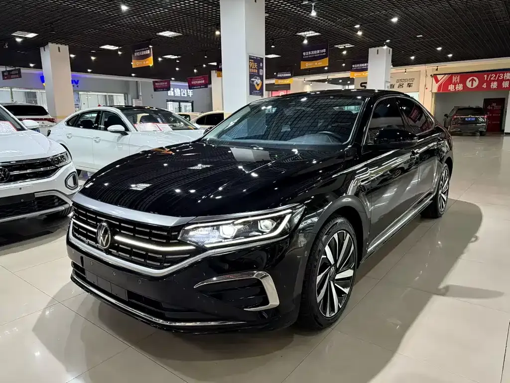 Volkswagen Passat — фото 1