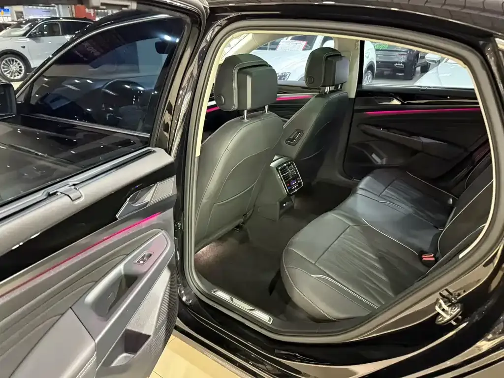 Volkswagen Passat — фото 6
