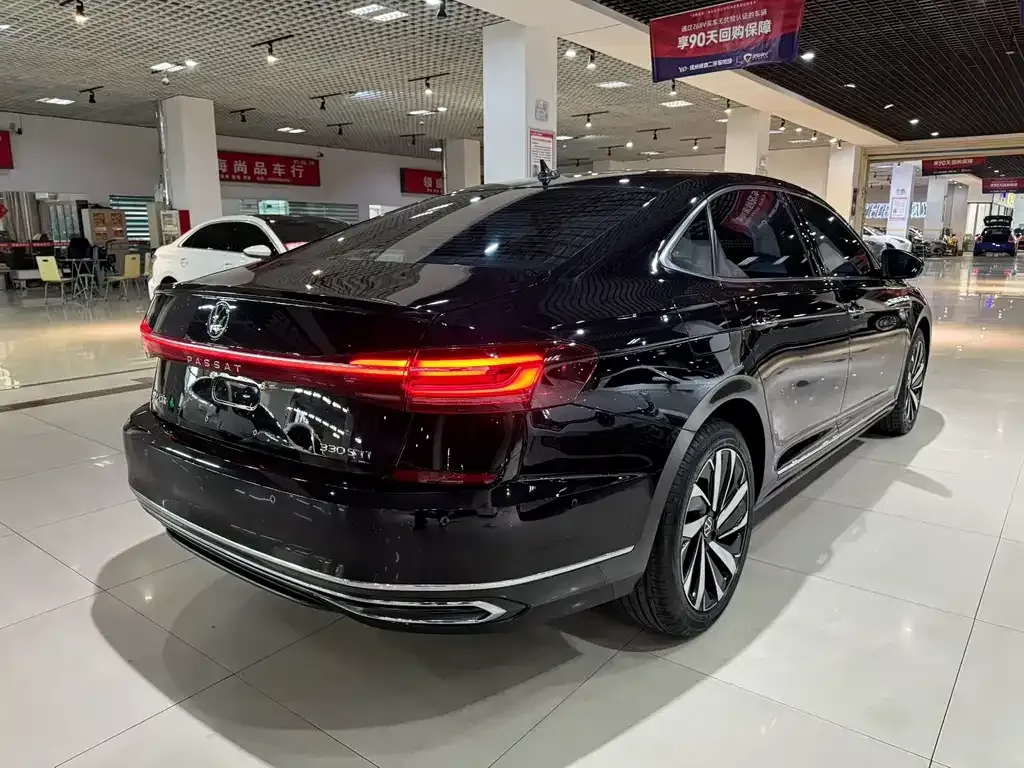 Volkswagen Passat — фото 7
