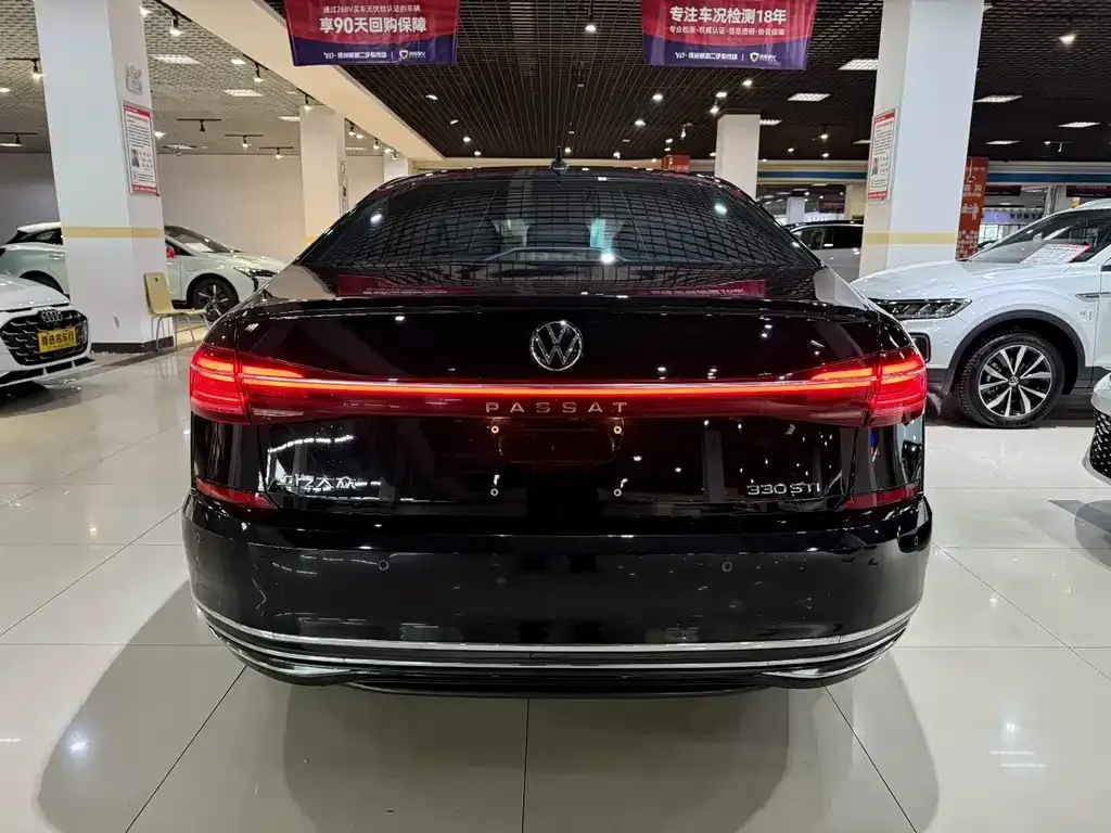 Volkswagen Passat — фото 8